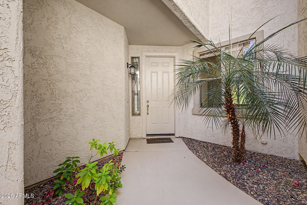 Image 4 of property listing at 1024 E FRYE Road 1065, Phoenix, AZ 85048