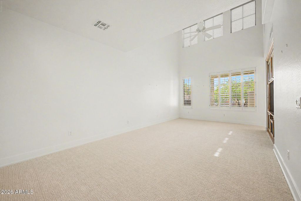 Image 6 of property listing at 1024 E FRYE Road 1065, Phoenix, AZ 85048