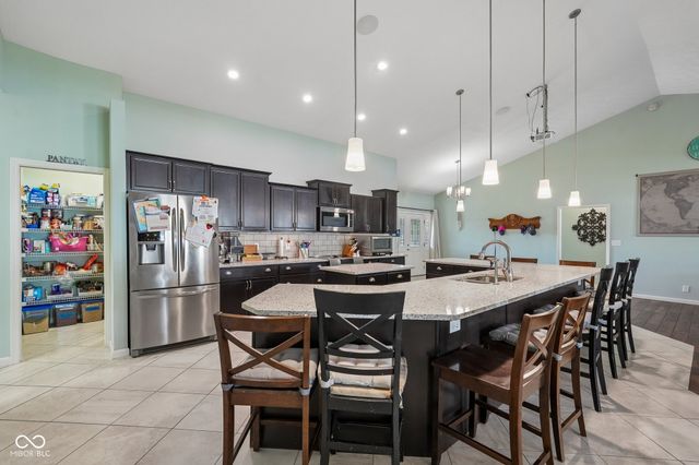 806 Foxglove Court, Lebanon, IN 46052
