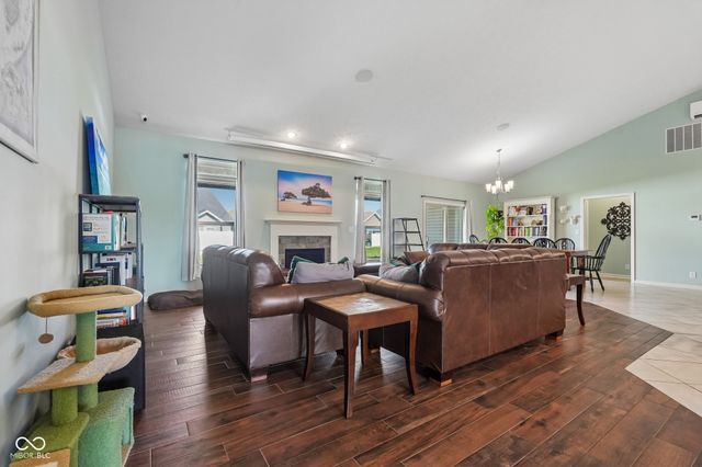 806 Foxglove Court, Lebanon, IN 46052