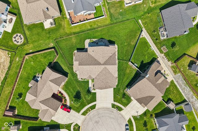 806 Foxglove Court, Lebanon, IN 46052