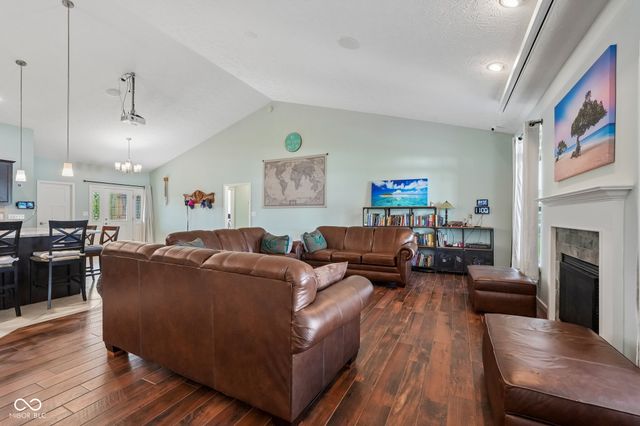 806 Foxglove Court, Lebanon, IN 46052