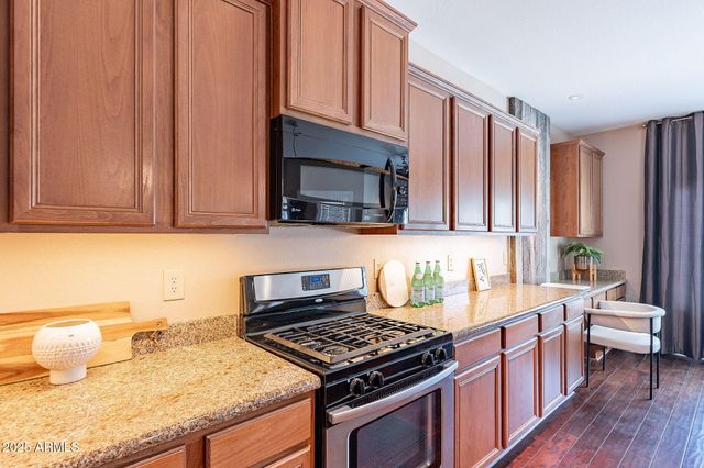 2323 W KACHINA Trail, Phoenix, AZ 85041
