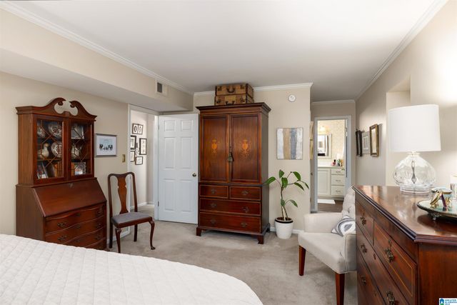 4328 Wilderness Rd, Mountain Brook, AL 35213