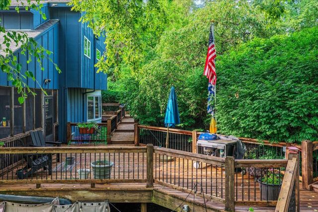 605 RIDGE RD N, Council Bluffs, IA 51503