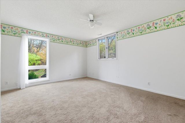 605 RIDGE RD N, Council Bluffs, IA 51503