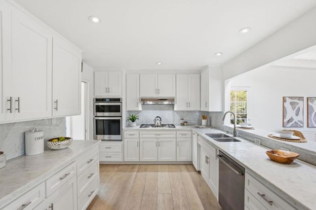 915 Crestview Drive, San Carlos, CA 94070