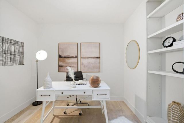 915 Crestview Drive, San Carlos, CA 94070