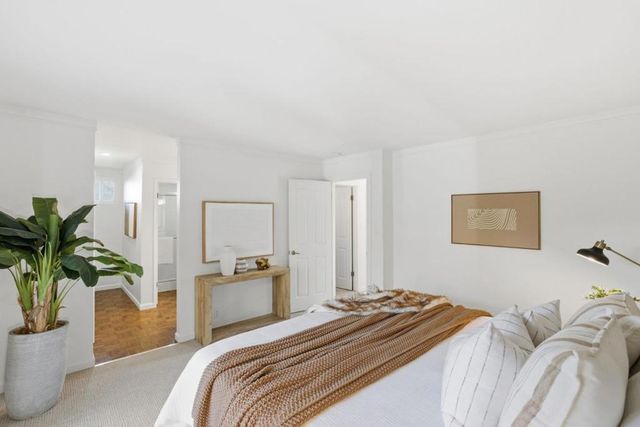 915 Crestview Drive, San Carlos, CA 94070