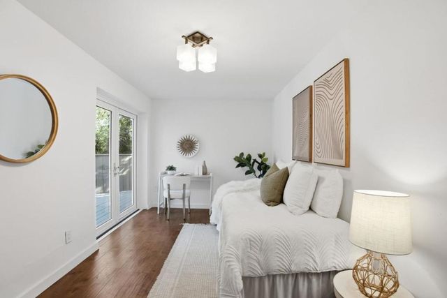 915 Crestview Drive, San Carlos, CA 94070