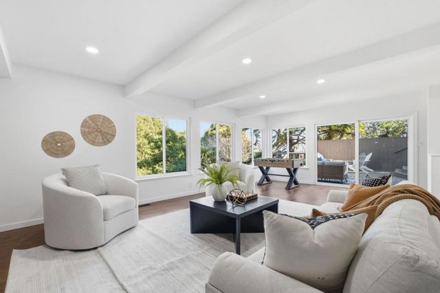 915 Crestview Drive, San Carlos, CA 94070