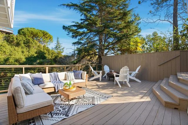 915 Crestview Drive, San Carlos, CA 94070