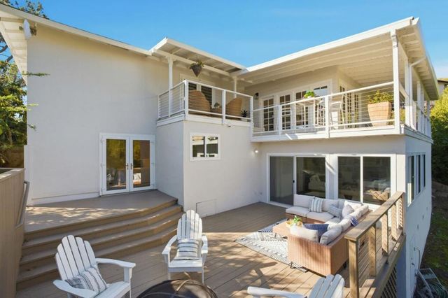 915 Crestview Drive, San Carlos, CA 94070