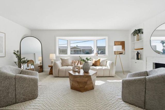 915 Crestview Drive, San Carlos, CA 94070