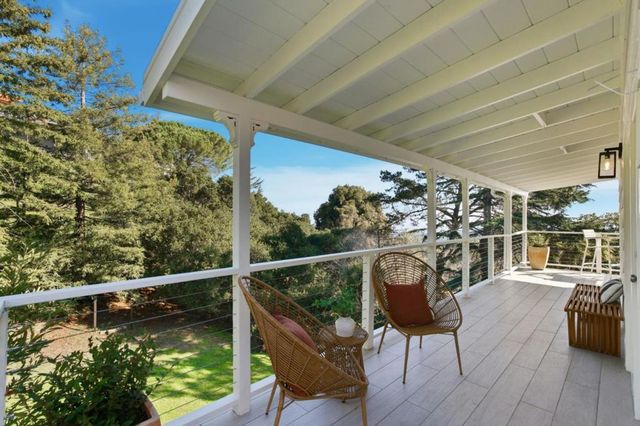 915 Crestview Drive, San Carlos, CA 94070