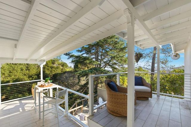 915 Crestview Drive, San Carlos, CA 94070