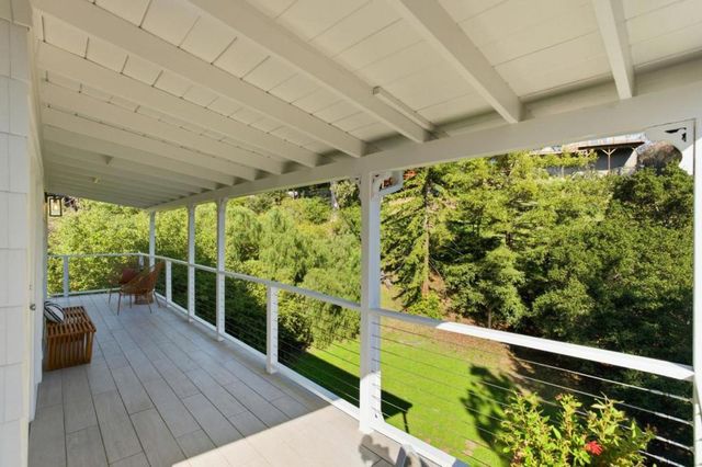 915 Crestview Drive, San Carlos, CA 94070