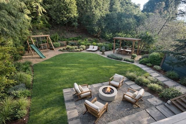 915 Crestview Drive, San Carlos, CA 94070