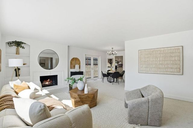 915 Crestview Drive, San Carlos, CA 94070