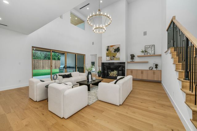 3739 Royal Lane, Dallas, TX 75229