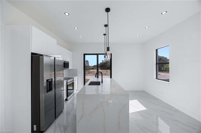 1051 Marine AVE S, Lehigh Acres, FL 33974