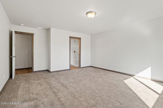 4953 E Sarah Loop, Athol, ID 83801