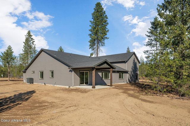 4953 E Sarah Loop, Athol, ID 83801