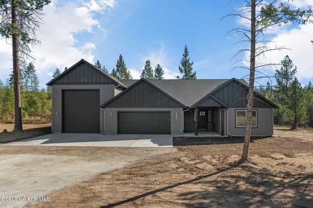 4953 E Sarah Loop, Athol, ID 83801