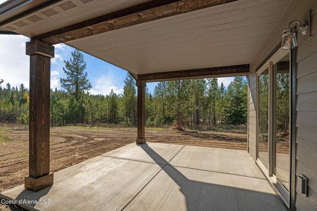 4953 E Sarah Loop, Athol, ID 83801