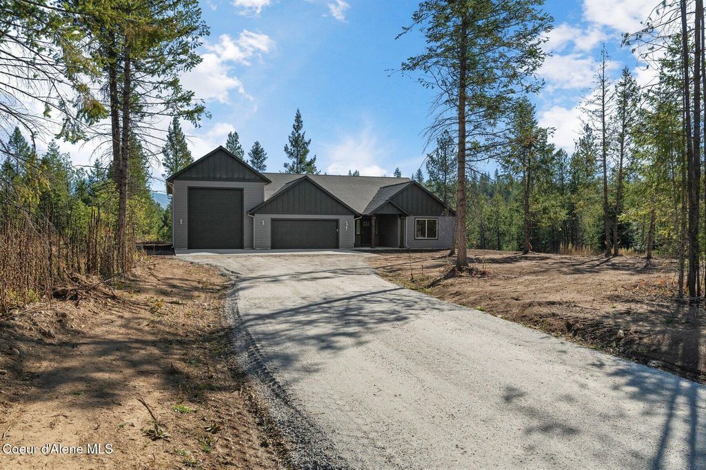 4953 E Sarah Loop, Athol, ID 83801