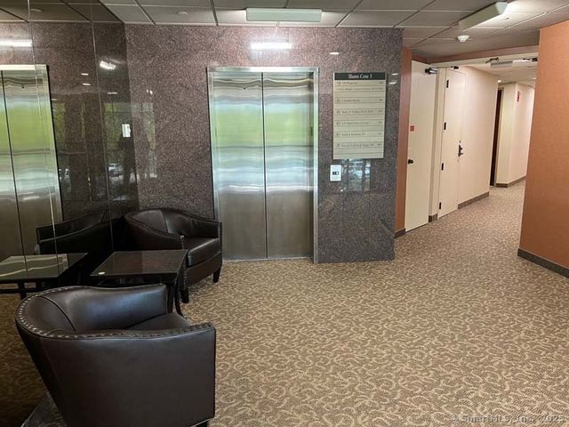 5 Shaw's Cove, New London, CT 06320