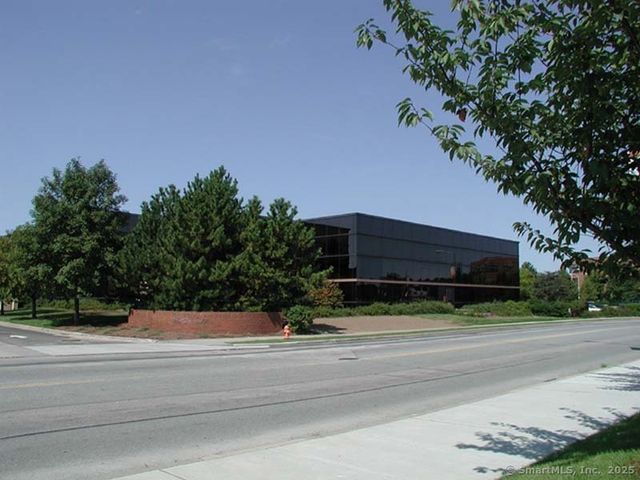 5 Shaw's Cove, New London, CT 06320