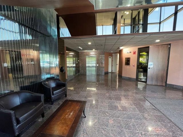 5 Shaw's Cove, New London, CT 06320