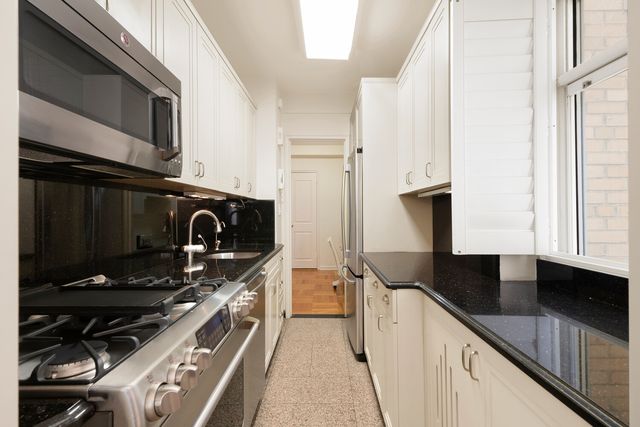 65 E 76th St Apt 2E, New York City, NY 10021