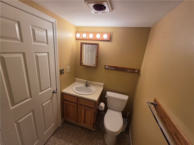 1800 Douglas Avenue 327, North Providence, RI 02904