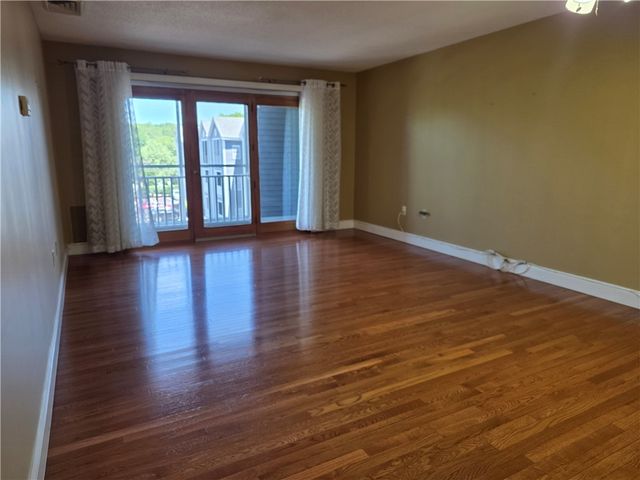 1800 Douglas Avenue 327, North Providence, RI 02904
