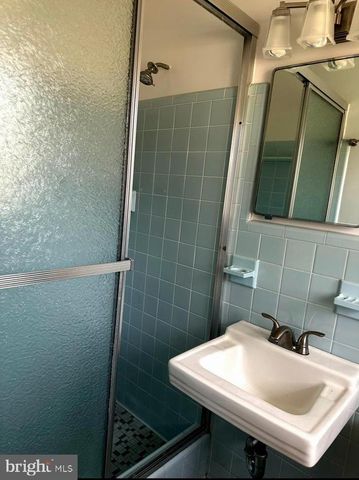 6426 NOBLE DR, Mclean, VA 22101