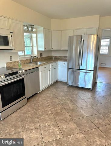 6426 NOBLE DR, Mclean, VA 22101