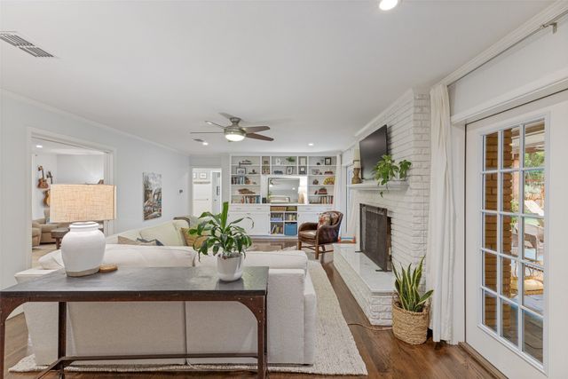 4241 Bilglade Road, Fort Worth, TX 76109