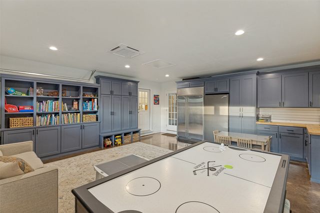 4241 Bilglade Road, Fort Worth, TX 76109