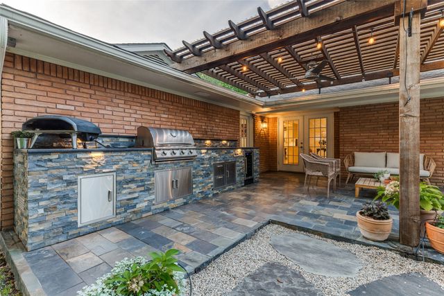 4241 Bilglade Road, Fort Worth, TX 76109