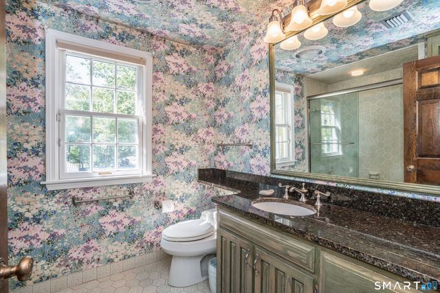 15 Rushleigh Road, West Hartford, CT 06117