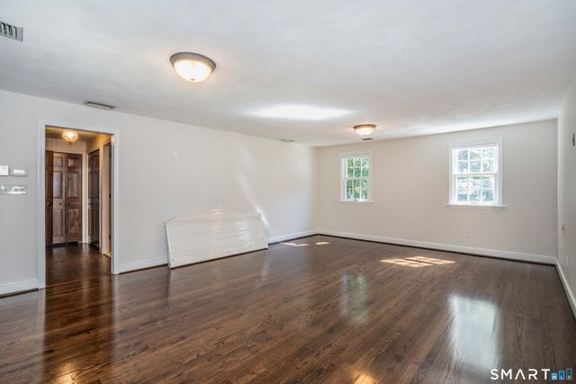 15 Rushleigh Road, West Hartford, CT 06117