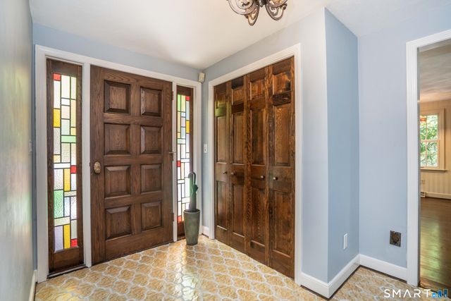 15 Rushleigh Road, West Hartford, CT 06117