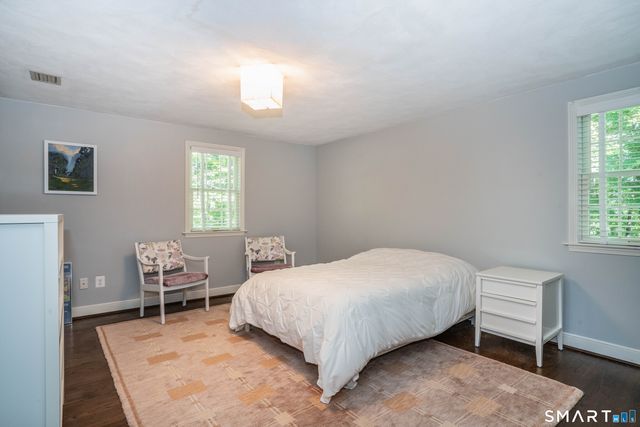 15 Rushleigh Road, West Hartford, CT 06117