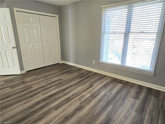 2808 Shadowbrook Lane, Winston-salem, NC 27103