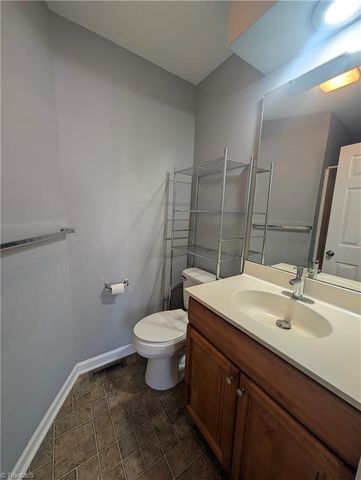 2808 Shadowbrook Lane, Winston-salem, NC 27103