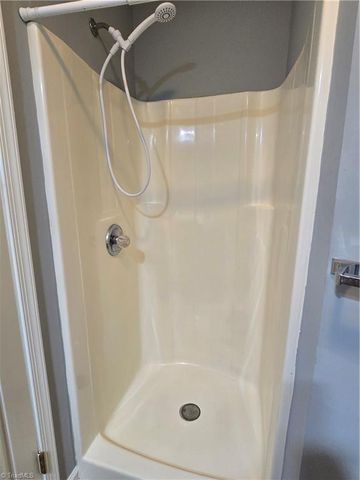 2808 Shadowbrook Lane, Winston-salem, NC 27103