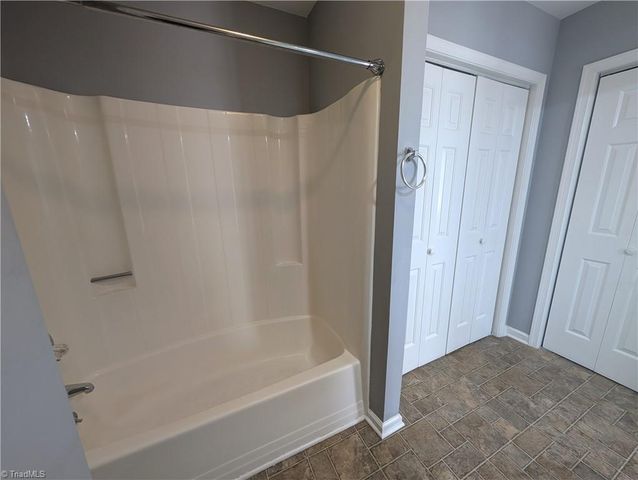 2808 Shadowbrook Lane, Winston-salem, NC 27103