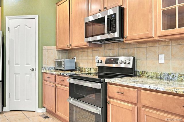 186 N Coolidge Way, Aurora, CO 80018